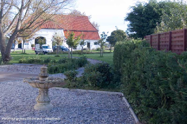 Verbindungsweg G�stehaus - Haupthaus